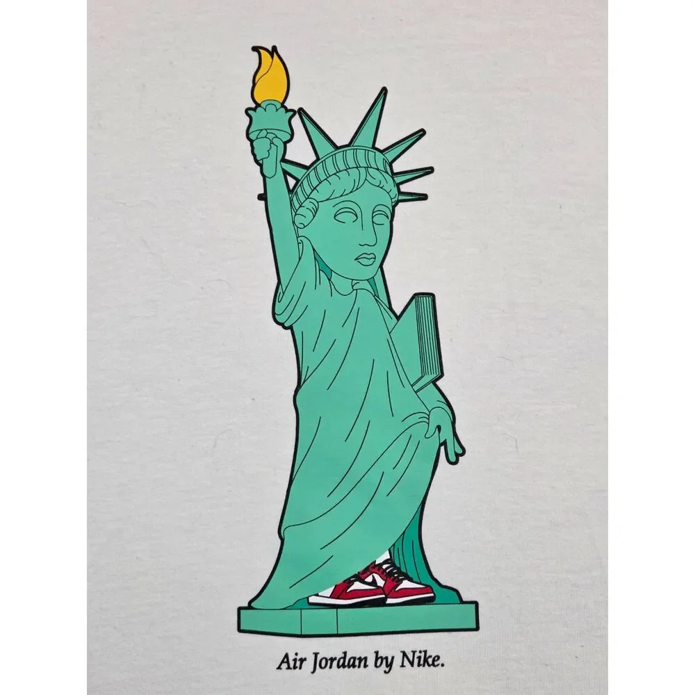 Nike Air Jordan NYC Statue Of Liberty Bred T-Shirt Men’s L CU2109-100 NWT